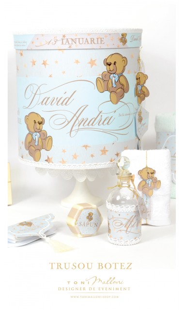 Trusou de botez brodat pentru baieti cu ursuleti si stele aurii, Tiny Teddy Bear 1
